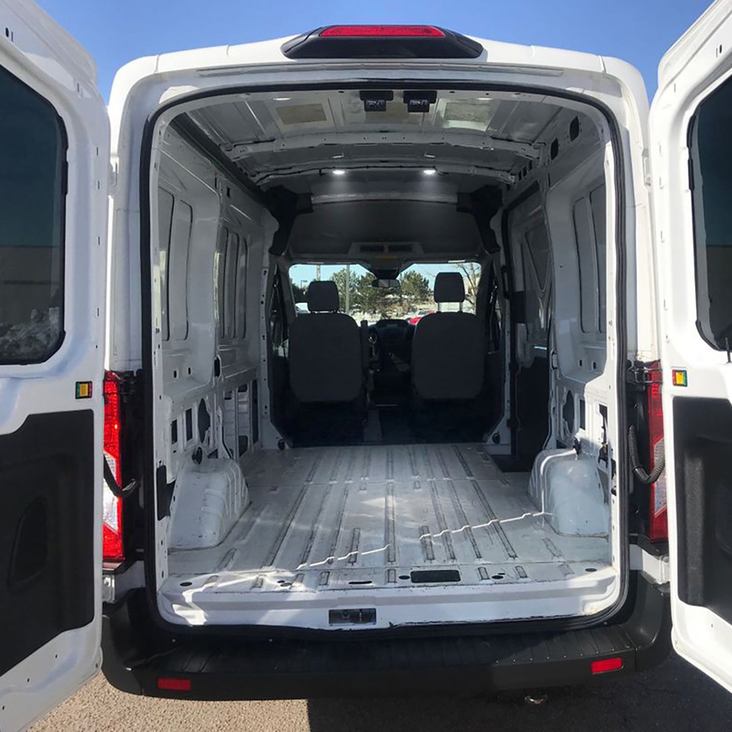 1 x LED-Nachrüstleuchte für den Laderauminnenraum, für Ford Transit 150 250 350 usw. ab 2015.