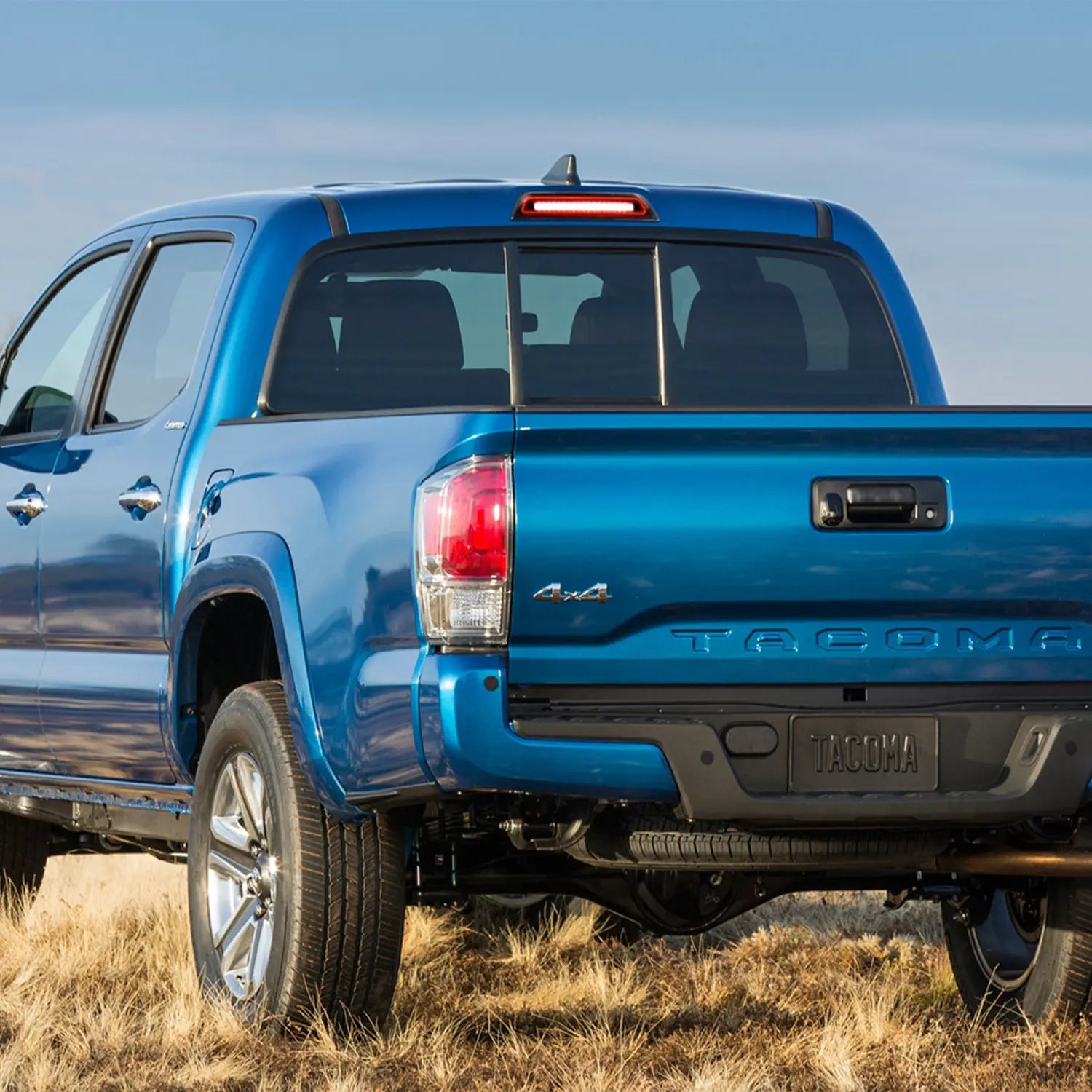 Troisième feu stop stroboscopique à LED de style F1 à lentille fumée pour Toyota Tacoma 2016-2020